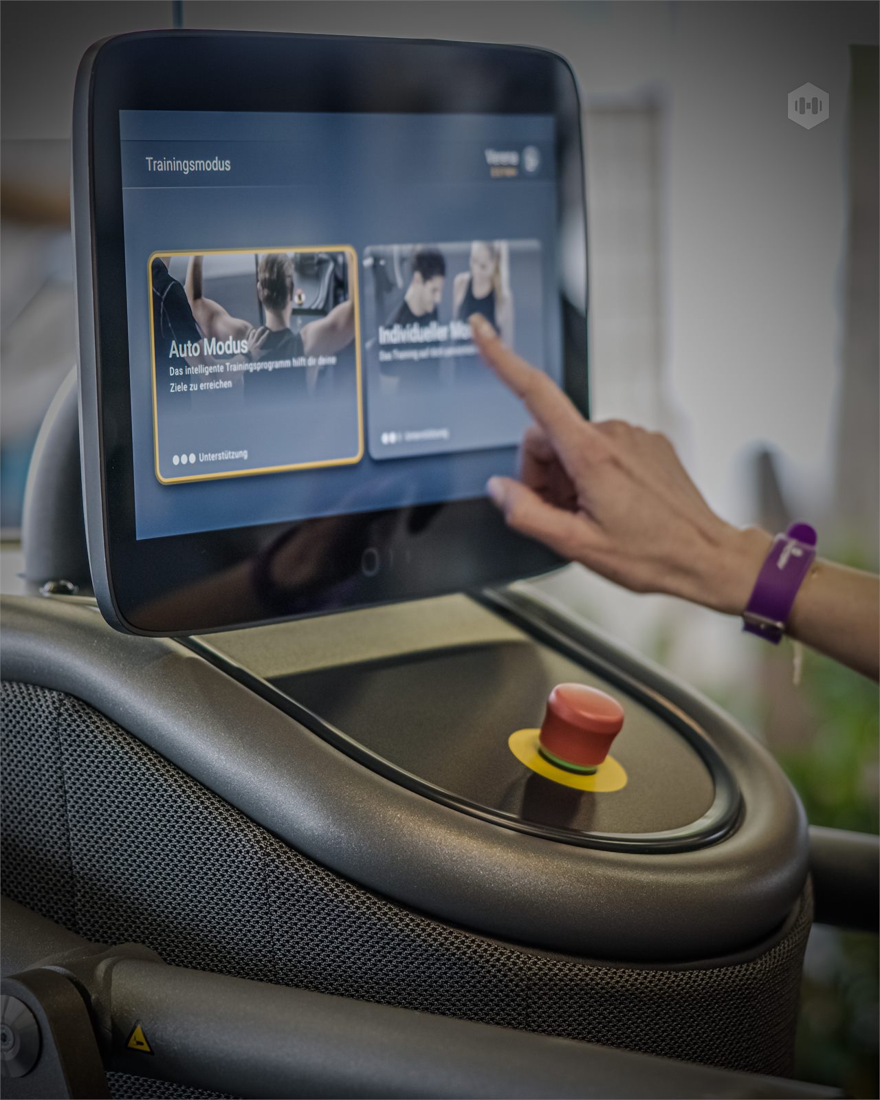 Auswahl des automatischen Trainingsmodus an einem EGYM-Gerät